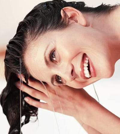 頭發(fā)發(fā)質(zhì)越洗越差?教你4招正確洗頭發(fā)的方法