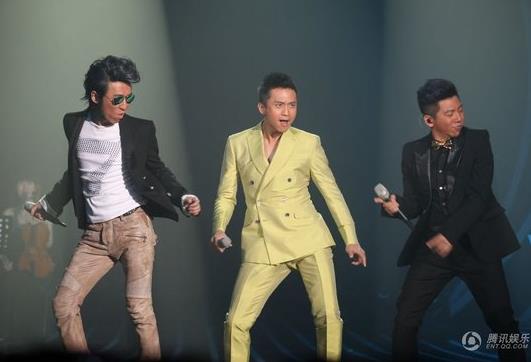 我是歌手羽泉奪冠,鄧超被贊“真歌王”,羽泉與好友鄧超的搭檔演唱獲得總決賽第一輪的第一名