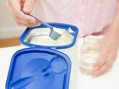 如何給寶寶沖奶粉才正確?給寶寶沖奶粉的注意事項