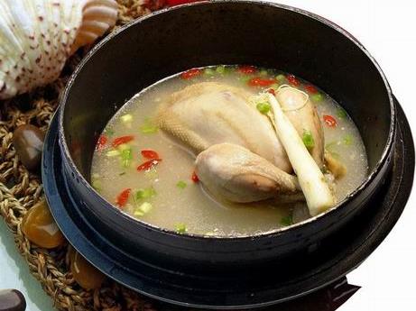 寶寶喂養(yǎng)誤區(qū):雞湯比雞肉有營(yíng)養(yǎng)