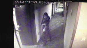 絕癥男子約女網友開房被騙，被偷包裸身出房追回，奪下對方兇器打跑4人