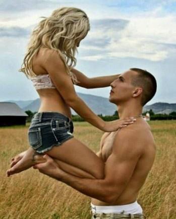 外國(guó)高難度情侶合照走紅,引發(fā)無(wú)數(shù)網(wǎng)友爭(zhēng)相模仿花樣百出