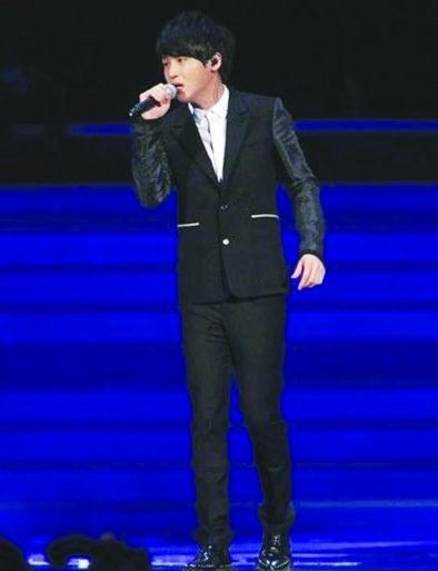 蘇醒微博回應毆打情敵李煒事件，隱晦承認遭李煒偷女友夏航燕