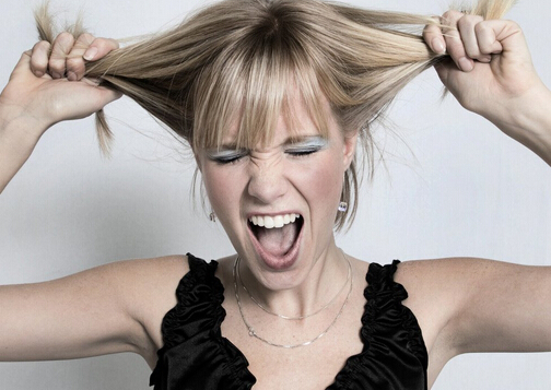 產(chǎn)后脫發(fā)的原因-脫發(fā)吃什么好