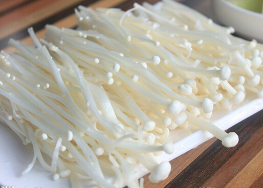 產(chǎn)婦可以吃金針菇嗎？適合產(chǎn)婦吃金針菇的做法