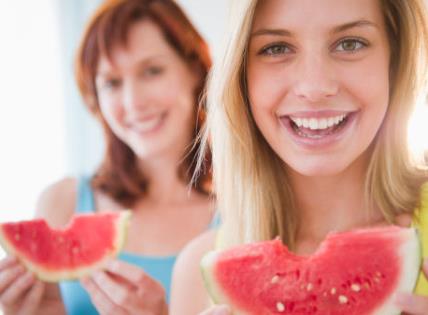 坐月子可以吃西瓜嗎？坐月子吃西瓜的注意事項