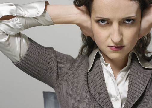 耳朵嗡嗡響怎么回事?耳朵嗡嗡響吃什么藥?