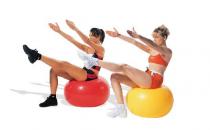 健身球操動作要領，邊玩邊甩肉！