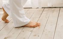 已經(jīng)受潮的地板，拿什么拯救你？