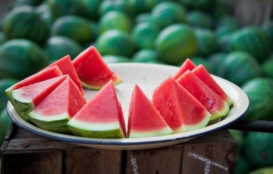 吃西瓜有啥好處?西瓜能緩解肌肉酸痛