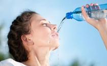 怎樣喝水最健康？每天喝水的正確時間