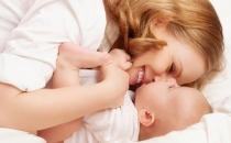 產(chǎn)后脫發(fā)怎么辦？產(chǎn)后如何護(hù)理頭發(fā)？