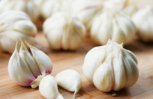 吃大蒜口臭怎么辦?怎樣去除口中大蒜味