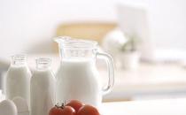 牛奶什么時候喝最好？早上空腹喝純牛奶易消化不良