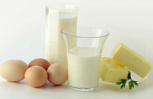 晚上喝牛奶會不會長胖?晚上喝牛奶好嗎