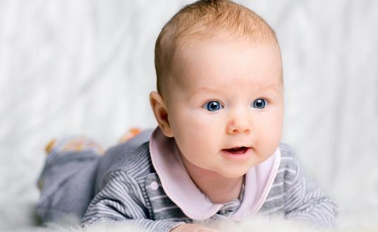 寶寶為什么哭鬧？如何教導寶寶去愛？