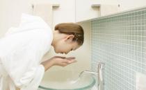 洗面奶泡沫越多就越好嗎？