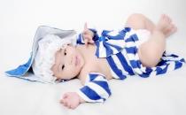 寶寶睡姿會影響擁抱姿勢？