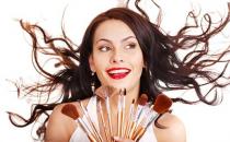 約會要帶什么什么化妝物品？