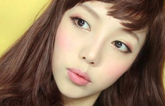 如何打造清新的裸色唇妝?