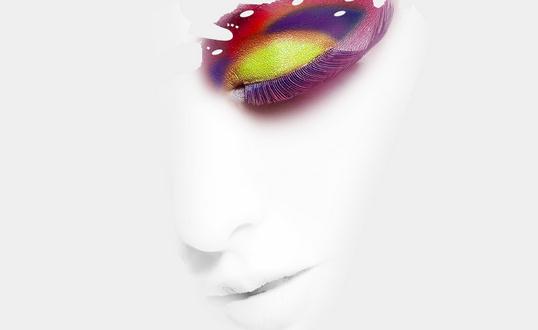 怎么化妝才能添加眼妝的閃亮感？