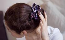 戴帽子應該怎么編發才好看？