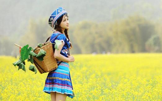 怎么燙發(fā)才不死板?適當(dāng)修剪長(zhǎng)度