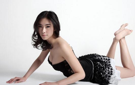 圓臉怎么扎發(fā)才好看?小臉發(fā)型教程