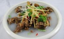 吃什么能夠潤肺？羅漢果百合雞湯