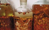 女性喝什么藥酒好？藥酒怎么做？