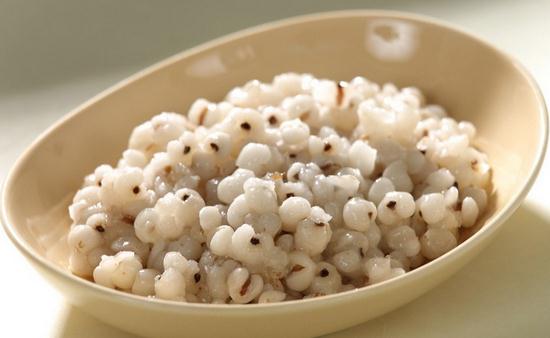 女性必知的祛濕食譜:板藍(lán)根豬腱湯