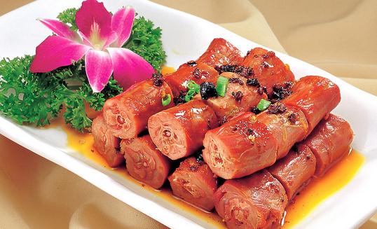 鴨脖怎么做才好吃?酸菜燜鴨脖的做法