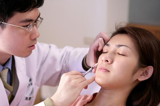 自體脂肪肌肉內注射是怎樣進行的