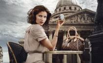 ?屬狗的女生拿什么包聚財