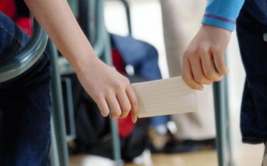 分手后藕斷絲連是什么情況？