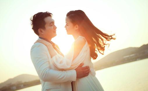 女人愛上男人會有什么表現?