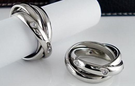 愛(ài)情面臨危機(jī)我們應(yīng)該怎么辦？