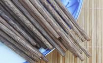 霉變筷子會誘發肝癌 怎么鑒別過期筷子