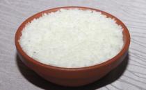 米飯夾生怎么辦？四個(gè)解決米飯夾生的竅門