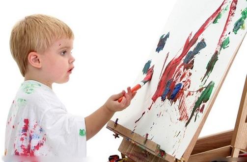 父母別強行糾正孩子左撇子