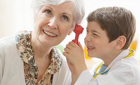 老人聽力下降原因 如何預防聽力下降