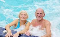 老人預防心腦血管疾病~去游泳吧