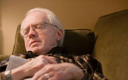 老人午睡應(yīng)睡多長(zhǎng)時(shí)間