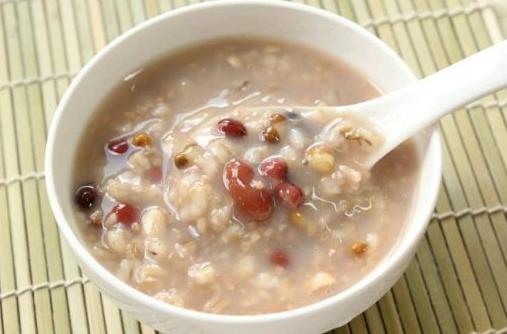 冬季進(jìn)補(bǔ)好時(shí)機(jī) 各人群進(jìn)補(bǔ)藥膳推薦