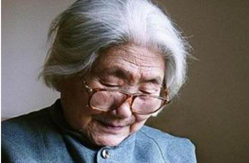 出現老花眼了 七種方式可以治療