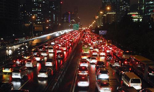 把車輛當人看 有效防止追尾