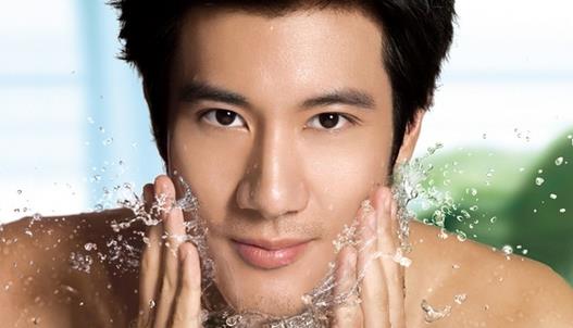 脂肪過多讓肌膚干燥 男人護膚的要點