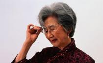 戴老花鏡有講究 注意避開四誤區