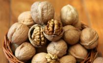 母食核桃兒補(bǔ)腦 孕婦吃什么堅(jiān)果好？
