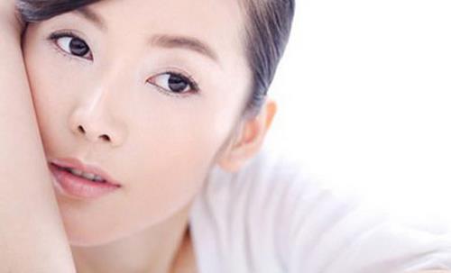 抗輻射擺脫電腦肌 上班族護膚技巧